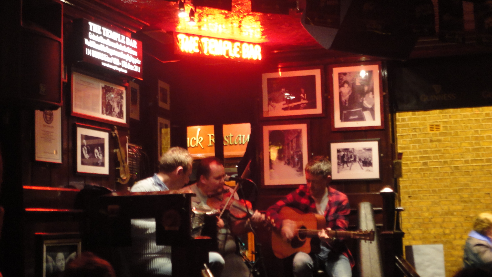 7 passeios culturais imperdívies em Dublin na Irlanda - Temple Bar 