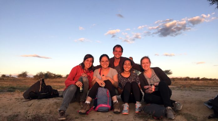 Te conto como foi! Trabalho voluntário na Namíbia Vivian Carvalho Amigos reunidos no Trabalho voluntário na Namíbia