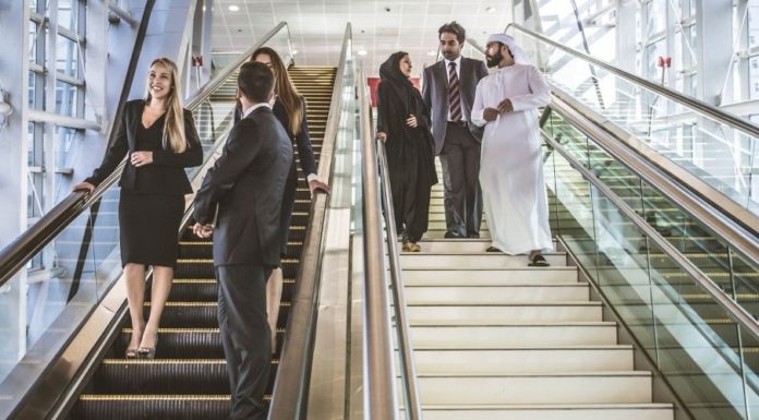 QUANTO É O SALÁRIO EM DUBAI?