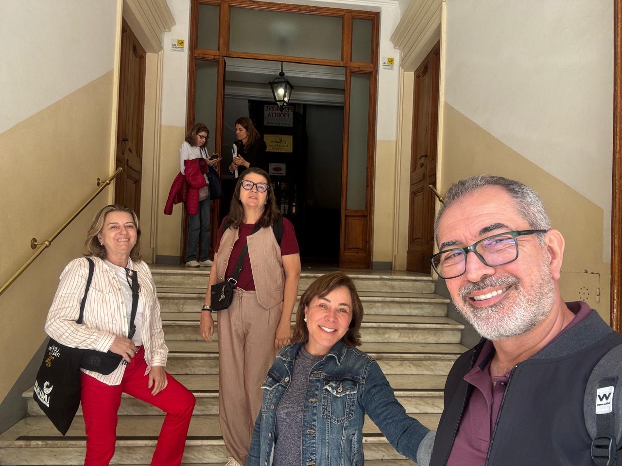 Escola De Italiano